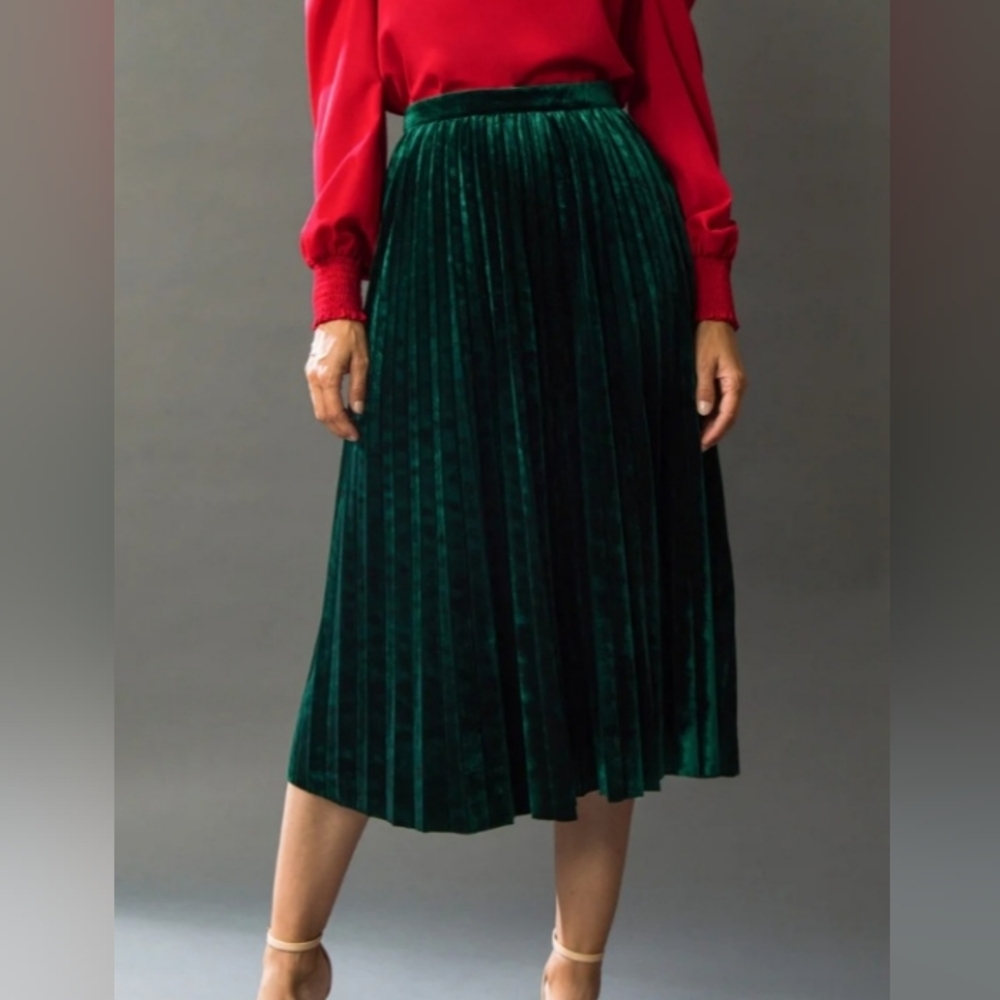 Flying Tomato Fall 2024 Emerald Green Velvet Midi Skirt